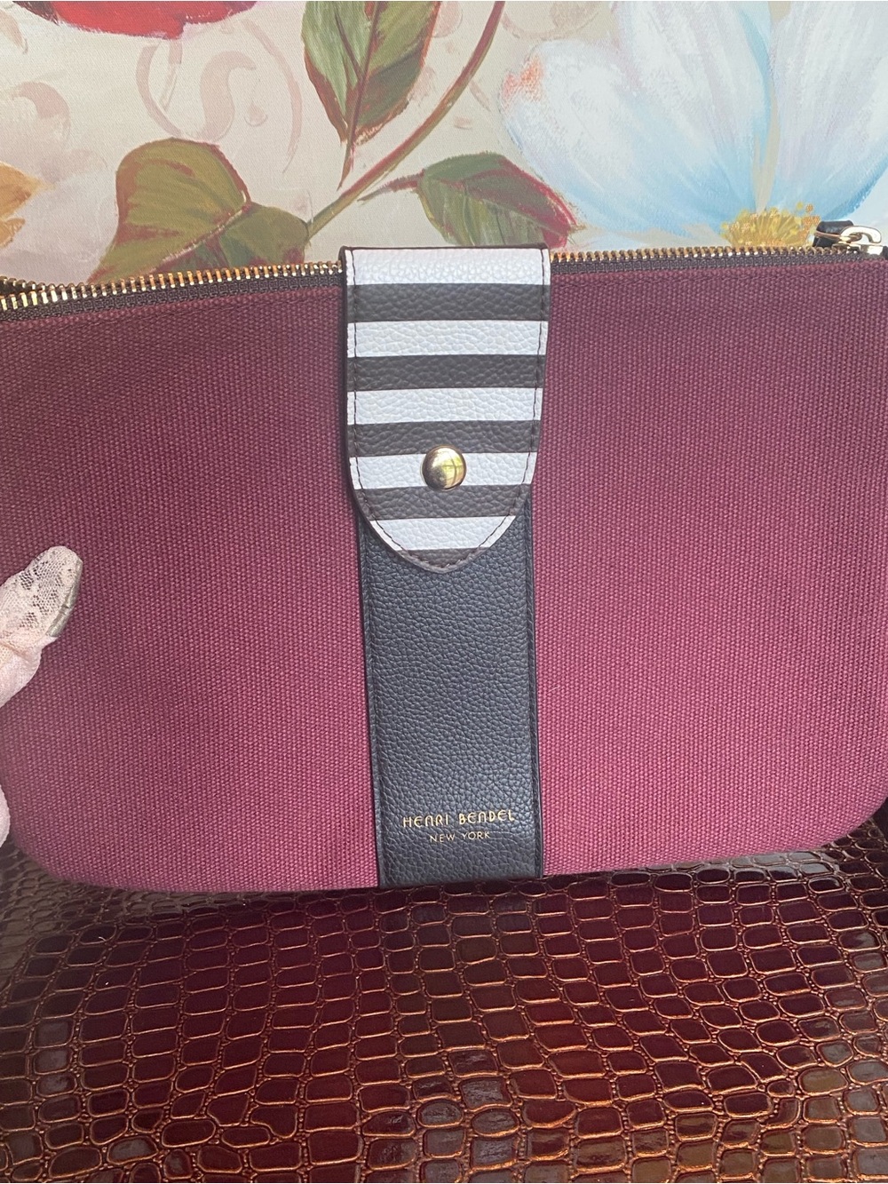 Henri Bendel Burgundy Black Friday Pouch GWP w/Stripe Tab & Bonus Bag w/Tissue - Picture 15 of 16